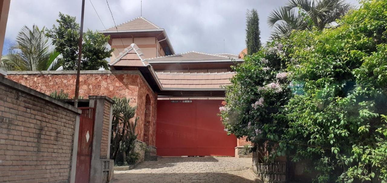 Chambre D'Hote Villa Maritampona Antsirabe Ngoại thất bức ảnh